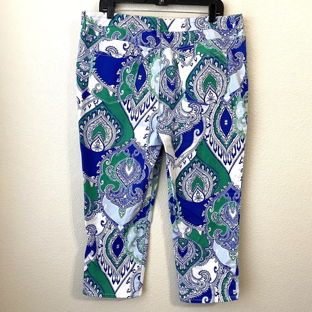 Chico's Platinum Crop Pants Size 3 XL 16 Green White Paisley FLAWED - Picture 2 of 10